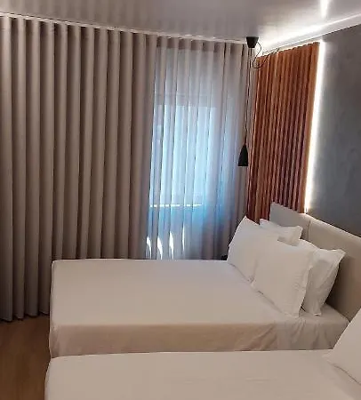 Palace 2* אמאדורה