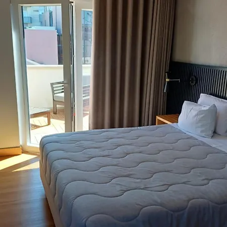 Palace 2* Amadora
